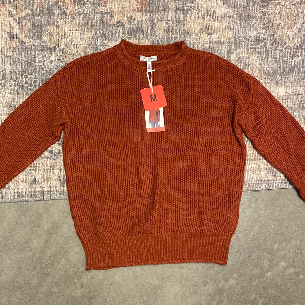 RED “JESSICA SIMPSON” CABLE KNIT SWEATER